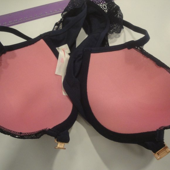 PINK by Victoria's Secret gorgeous Front clasp bra with lace trim  Size …34C - Picture 8 of 10